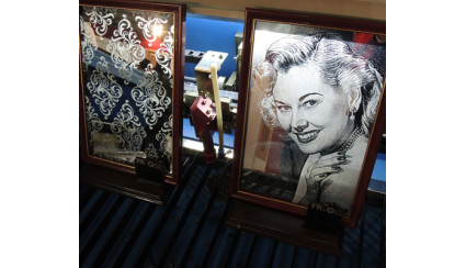 Гравірування скла і дзеркала на со2 лазерному верстаті StoLaser